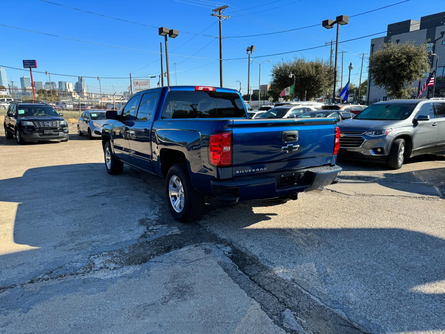 2017 Chevrolet Silverado 1500 LT Crew Cab 4WD (3GCUKREC7HG) with an 5.3L V8 OHV 16V engine, 6A transmission, located at 945 E. Jefferson Blvd, Dallas, TX, 75203, (214) 943-7777, 32.752514, -96.811630 - Photo#2